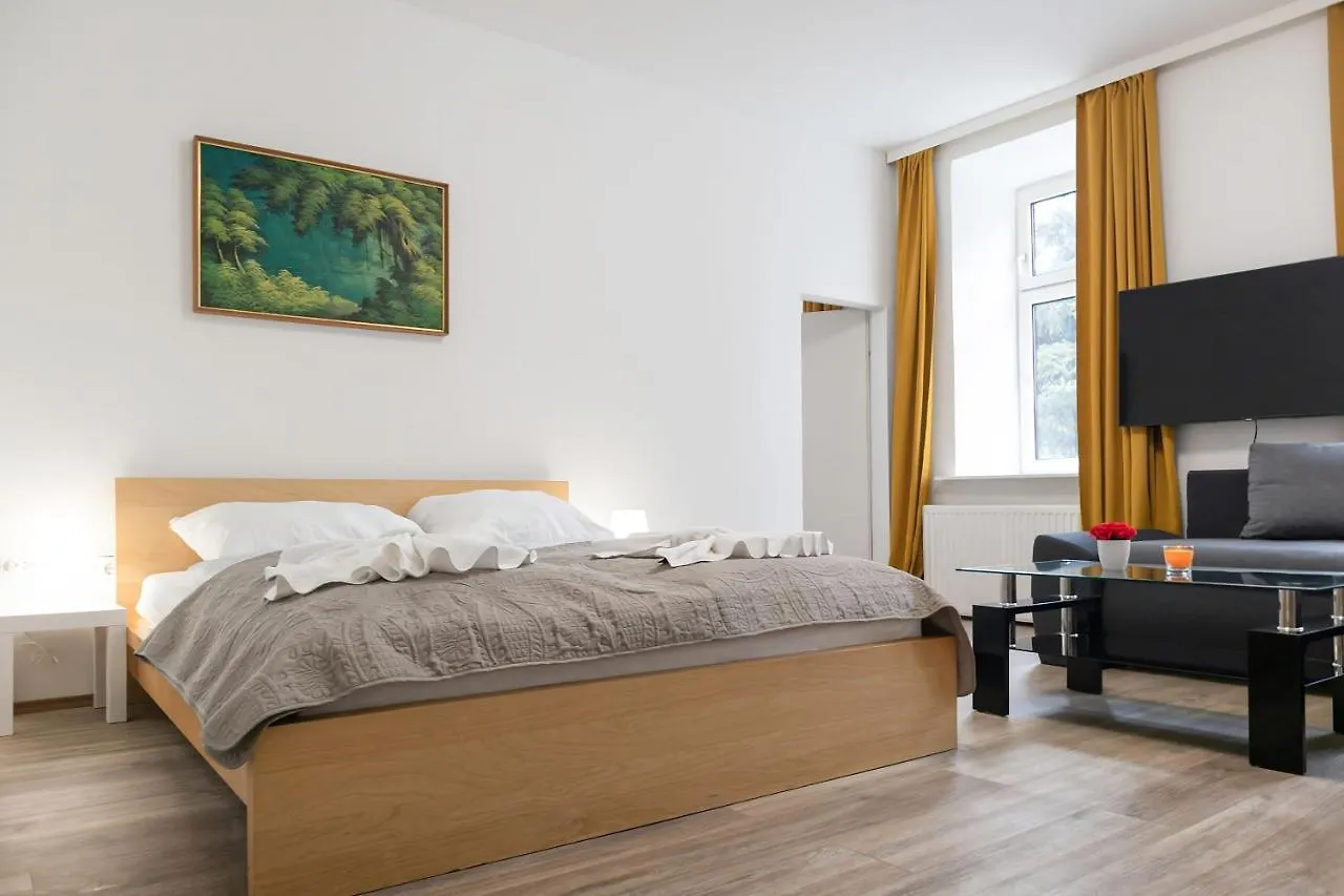 Spacious & Pleasent 2Br Apt. Near Milenium Tower Vienna Apartment