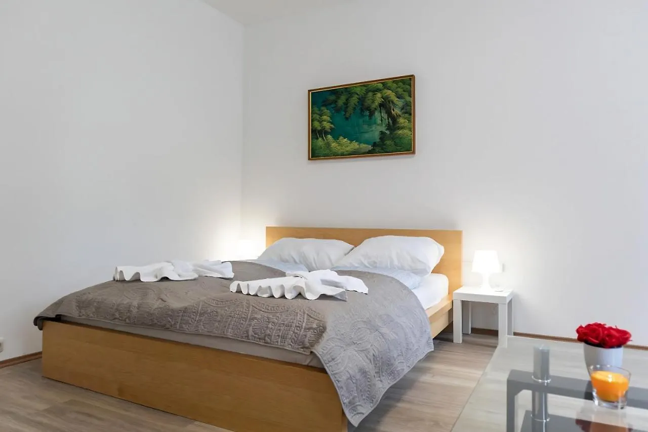 Spacious & Pleasent 2Br Apt. Near Milenium Tower Vienna 0*,  Austria