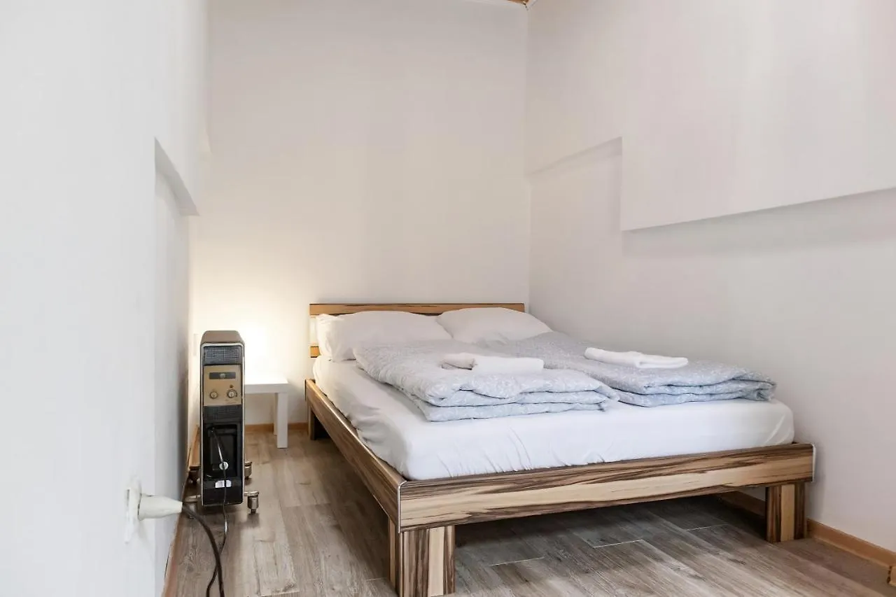 Apartment Spacious & Pleasent 2Br Apt. Near Milenium Tower Vienna
