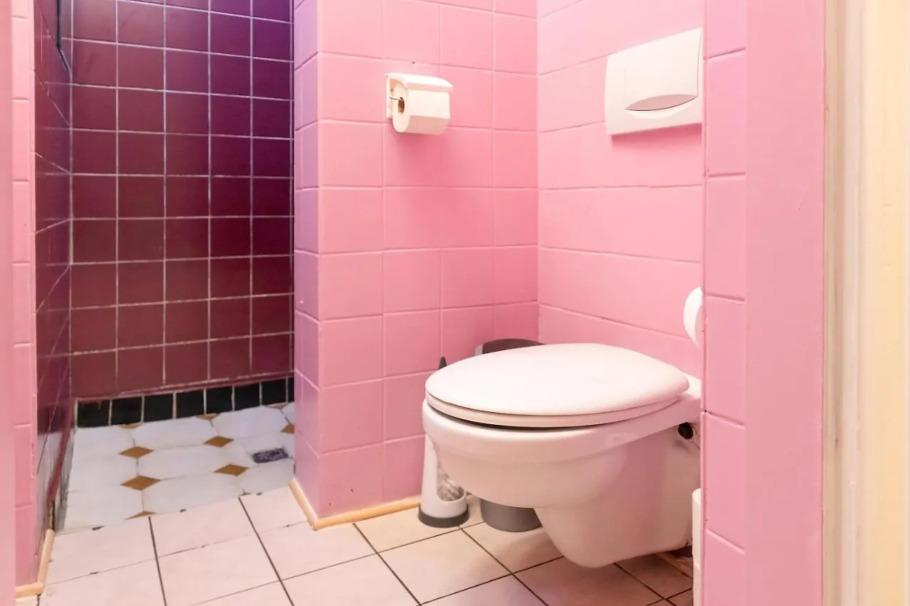 Spacious & Pleasent 2Br Apt. Near Milenium Tower Wien