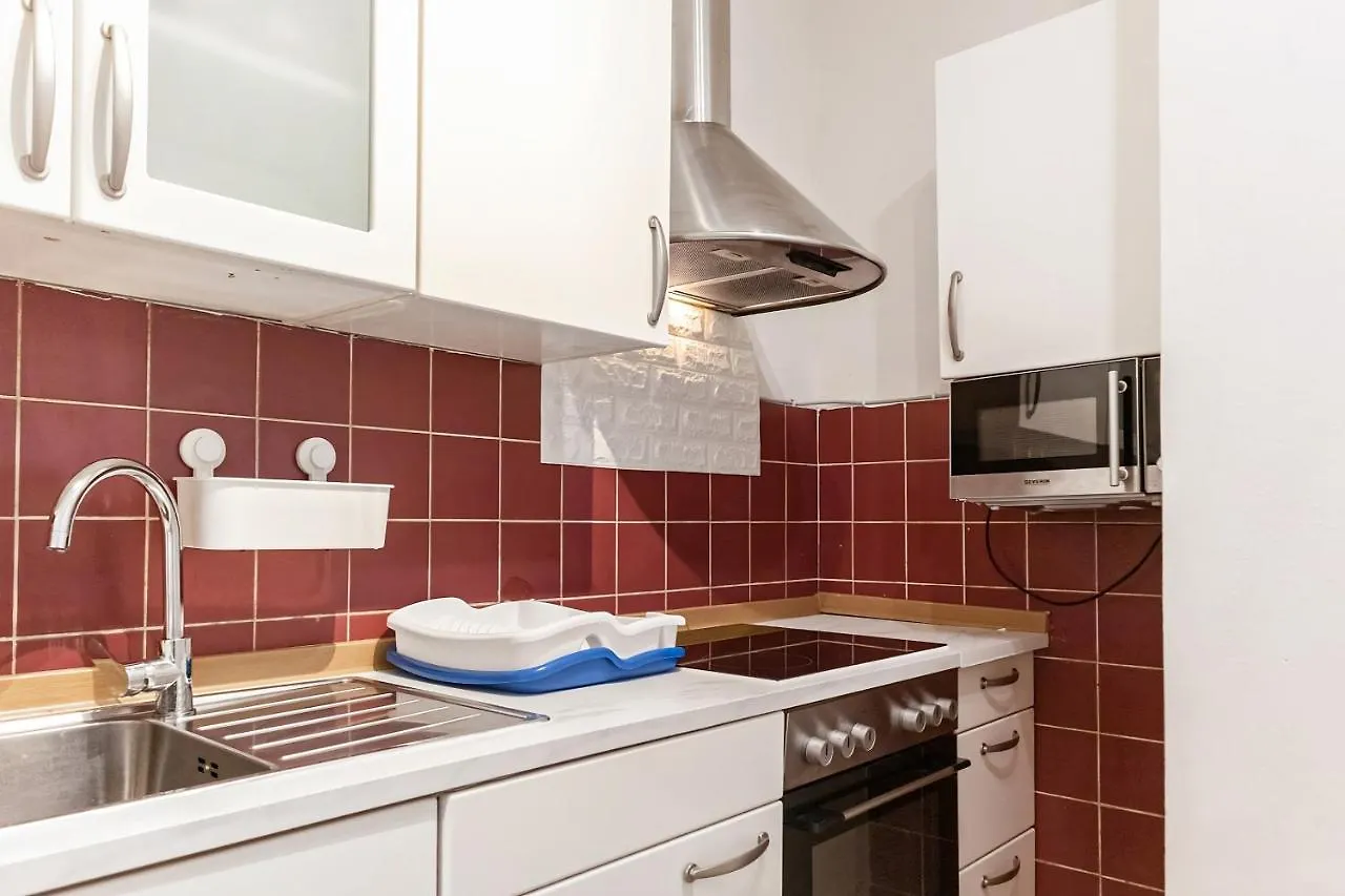 Spacious & Pleasent 2Br Apt. Near Milenium Tower Vienna Apartment