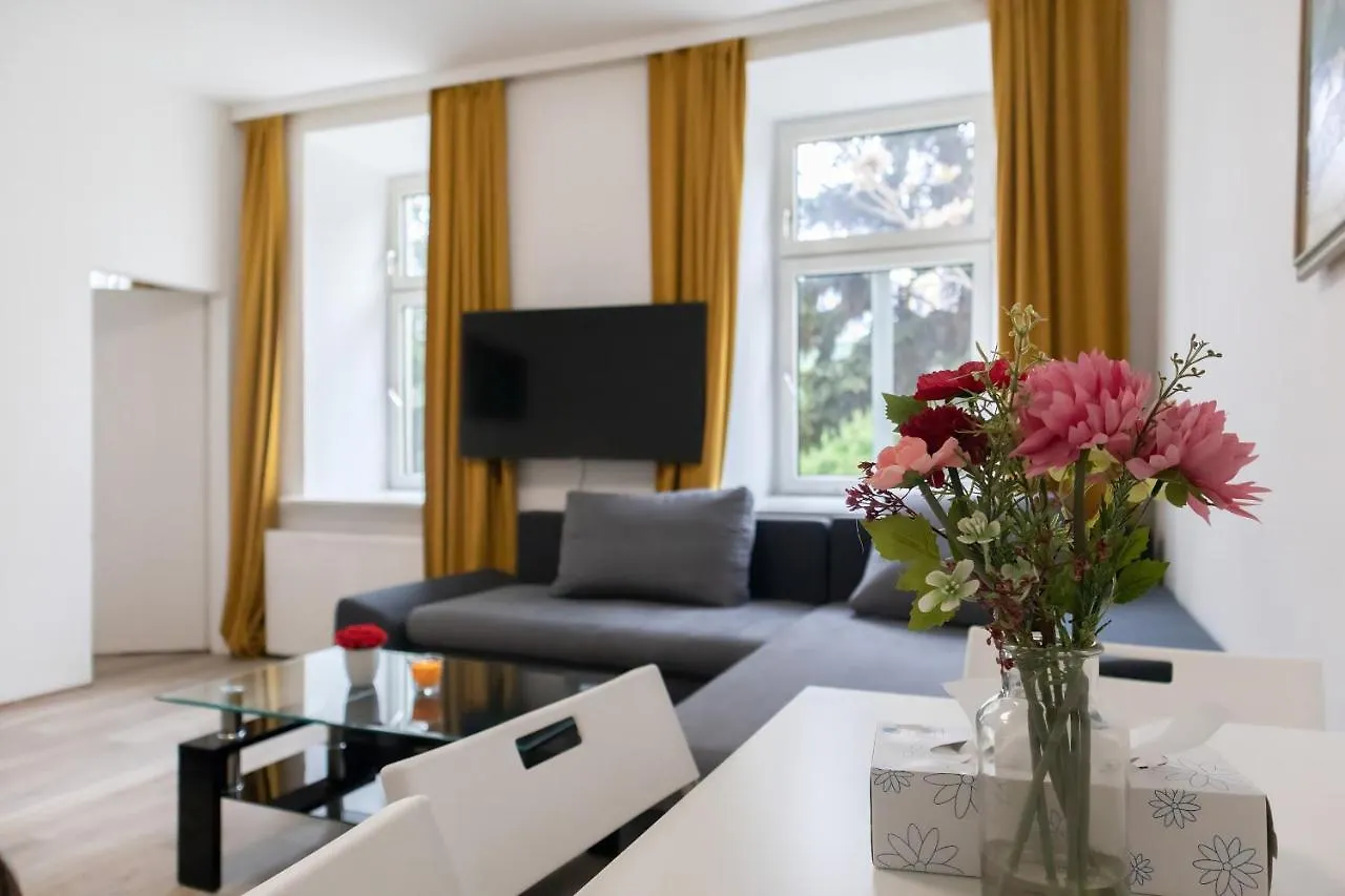 Apartment Spacious & Pleasent 2Br Apt. Near Milenium Tower Vienna