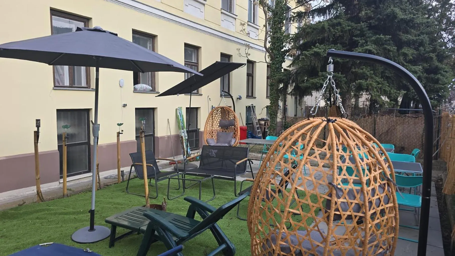 Spacious & Pleasent 2Br Apt. Near Milenium Tower Vienna 0*,  Austria